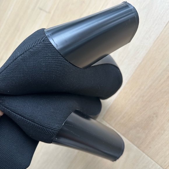 Kendall & Kylie 7,5 M Black Hailey Sock Booties 4” heel - Picture 5 of 5